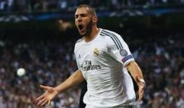 足坛最新爆料新闻报道图片,揭秘球星转会内幕，独家图片曝光惊人真相