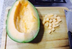 梦见逛街免费吃哈密瓜,免费品尝哈密瓜的逛街之旅